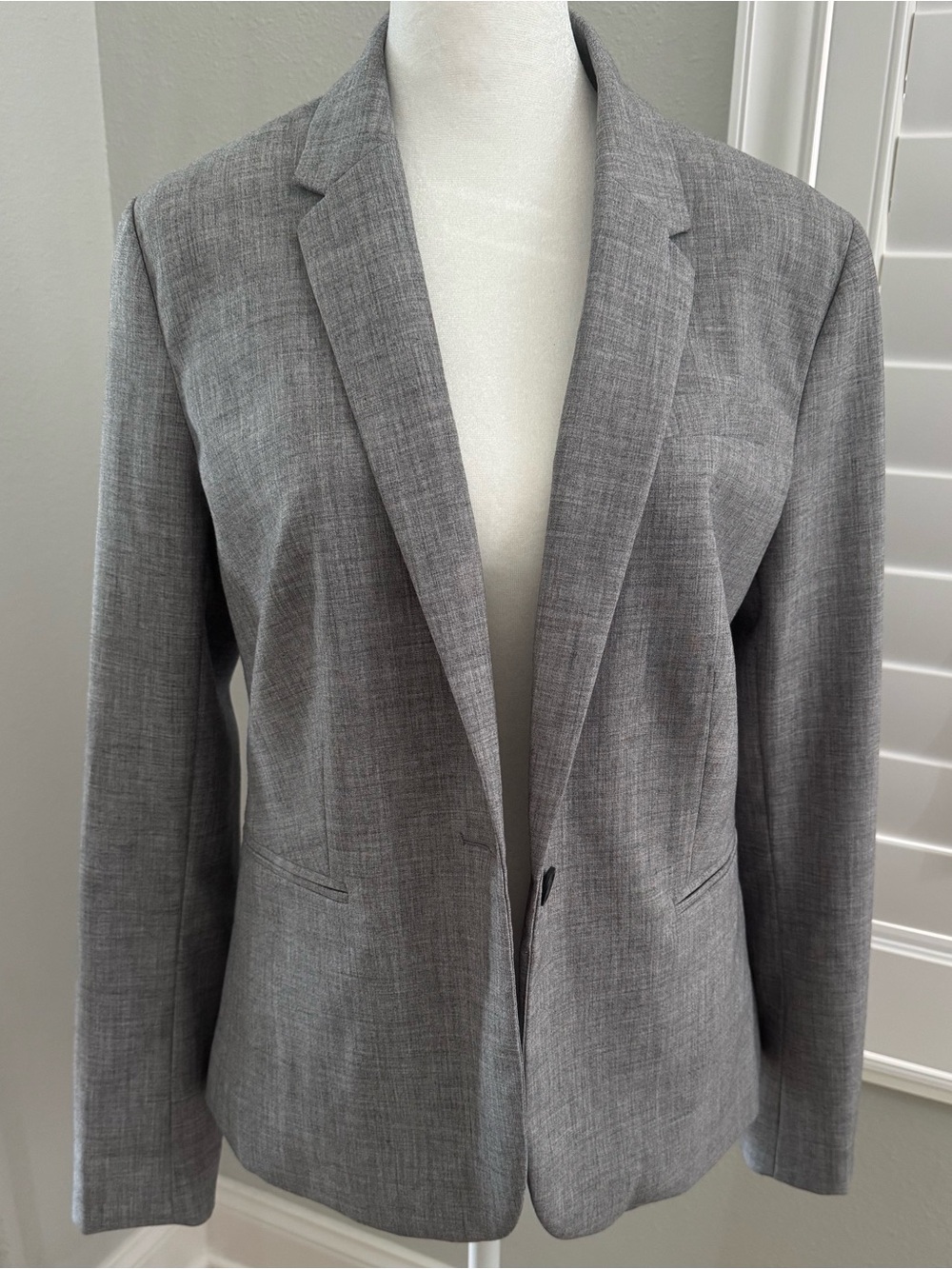 Banana Republic women’s size 6 light gray blazer suit jacket career business EUC
